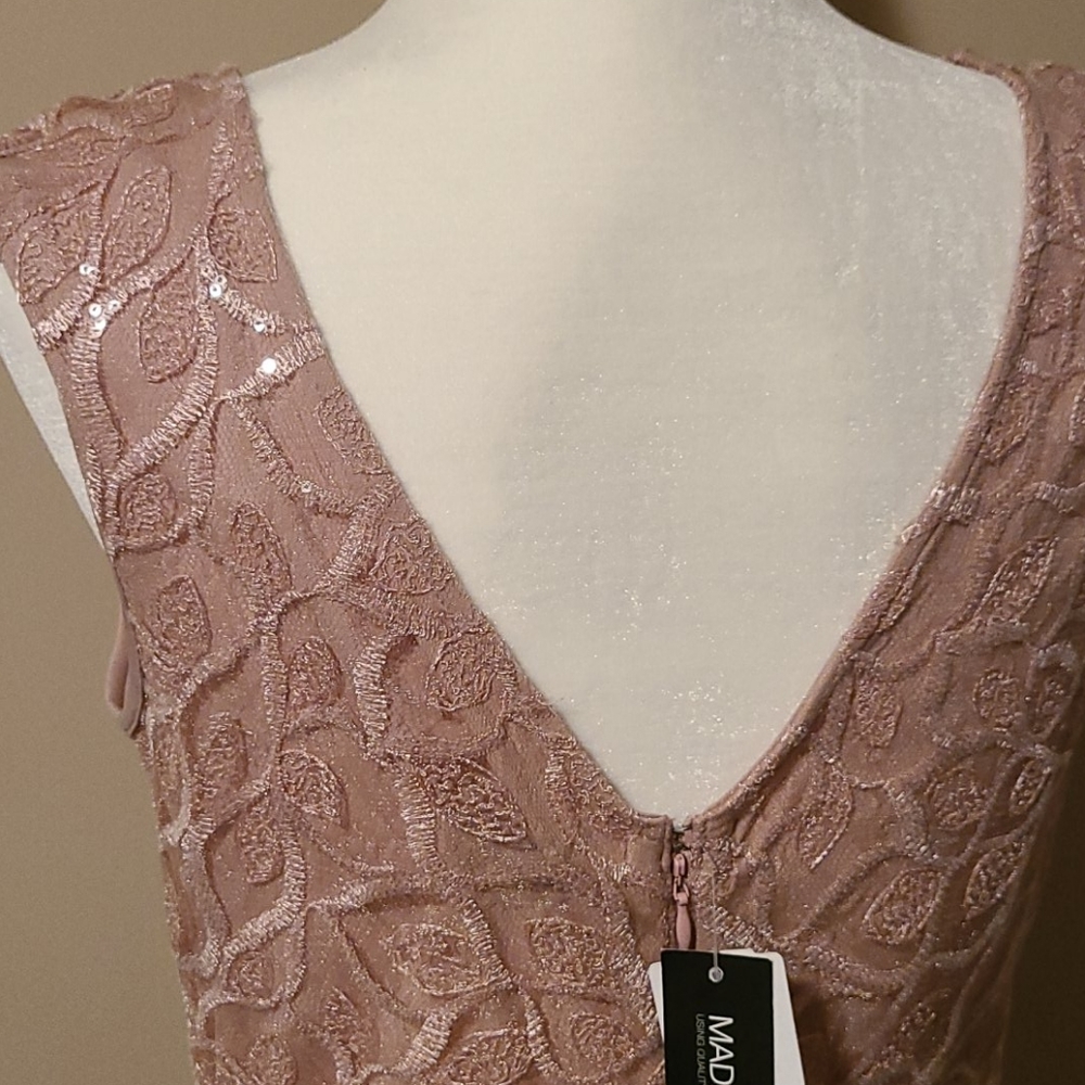 Dress - Picture 4 of 4